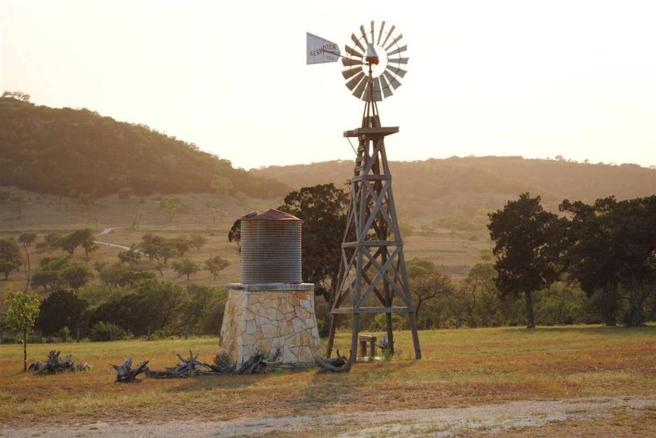 Last Outpost Bandera Ranch House Exteriör bild